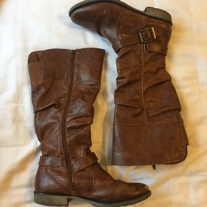 Baretraps brown zip-up boots